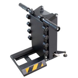 Universal wheel lifter for tyre changers